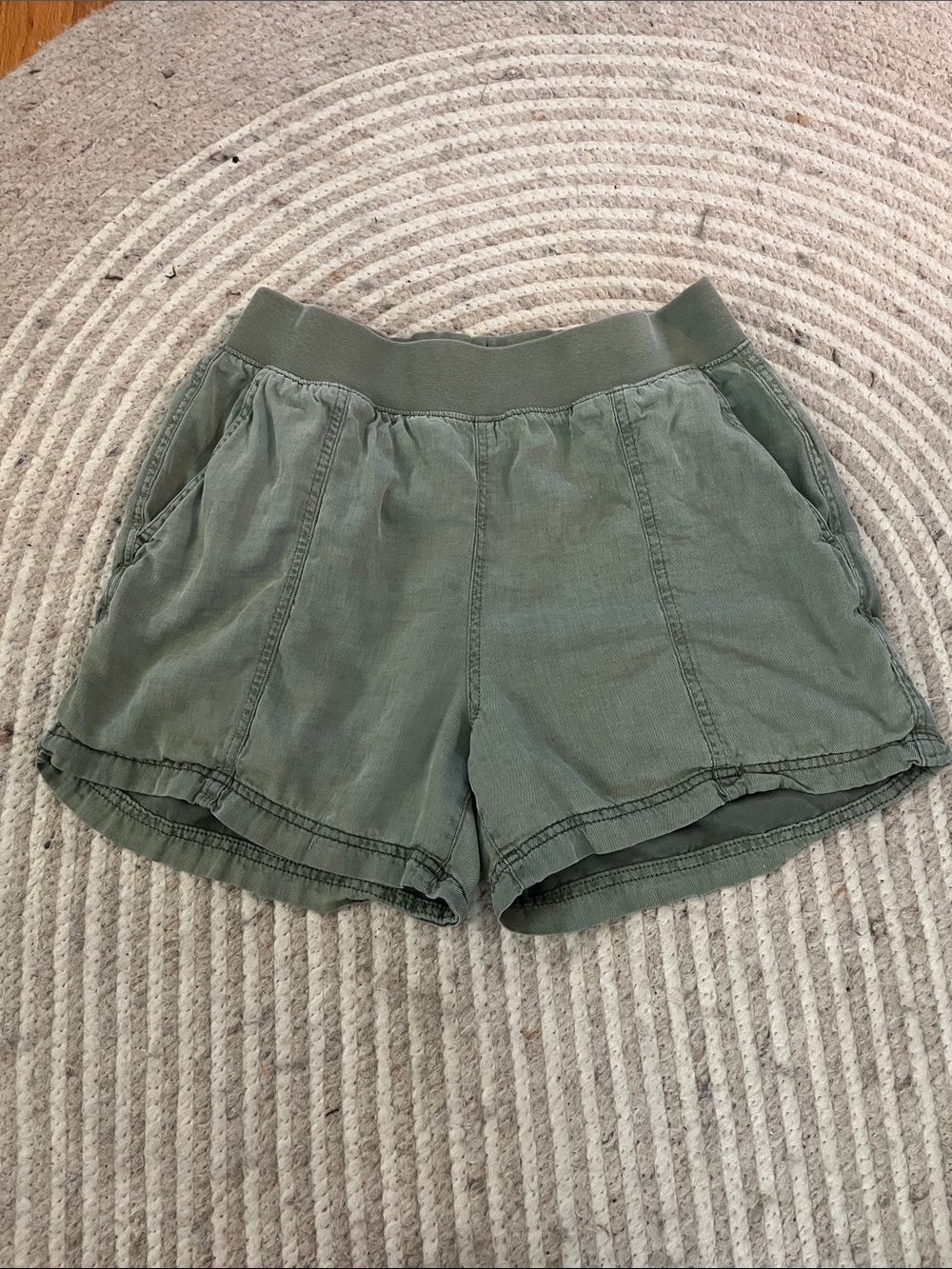 Faherty Womens lyocell linen blend Arlie pull on short
